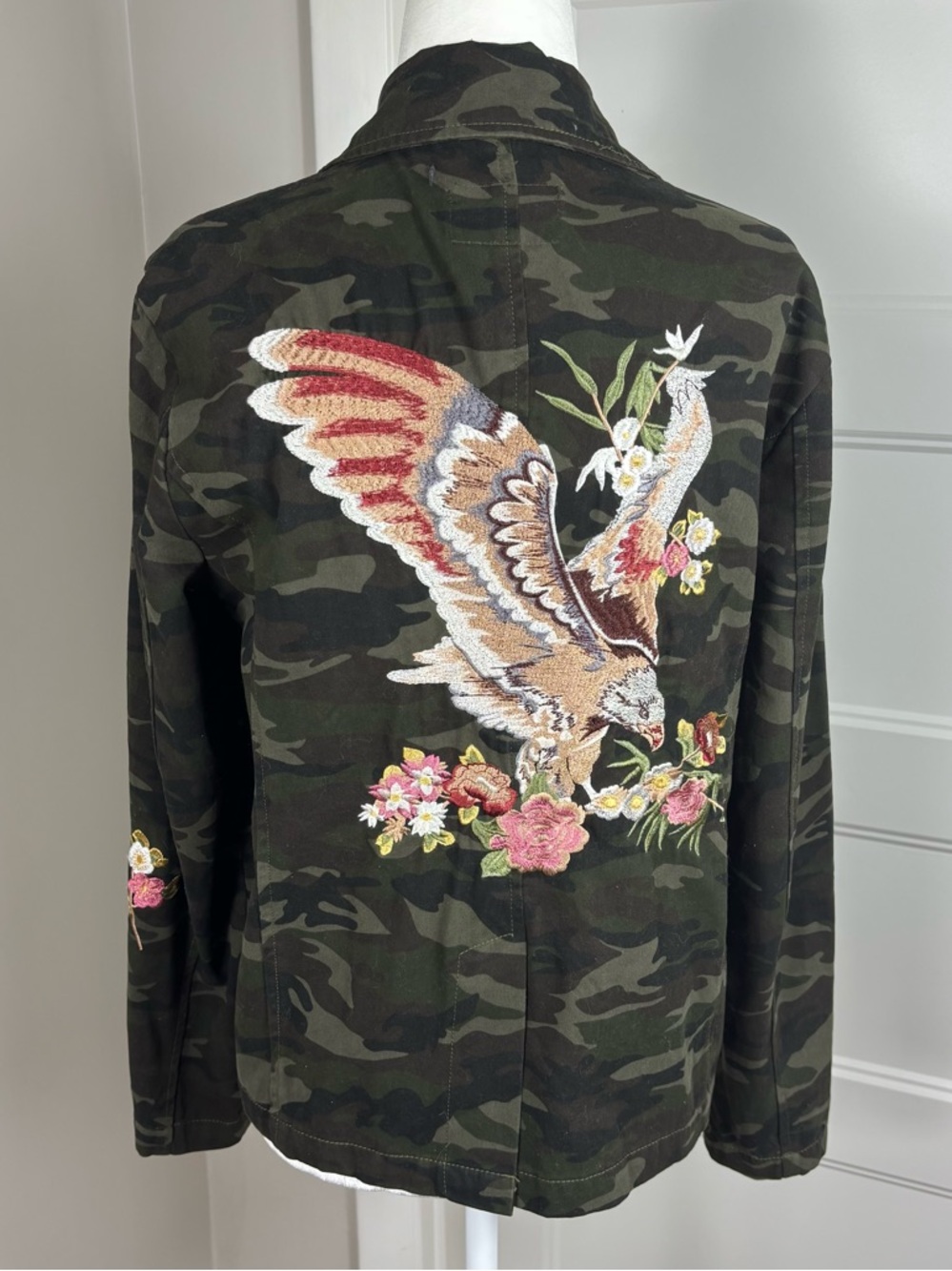 Driftwood Embroidered Eagle Camp Lightweight Jacket Size M
